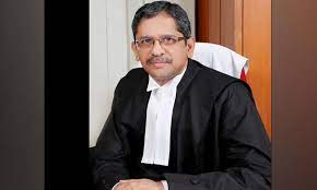 अपने फैसलों के बारे में रात भर सोचते रहते हैं कई बार बड़े पारिवारिक कार्यक्रमों में भी हम नहीं शामिल हो पाते हैं।: प्रधान न्यायाधीश एन वी रमण